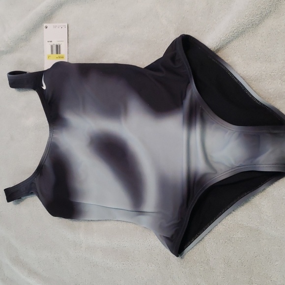 Nwt Nike one piece swimsuit - Picture 3 of 11